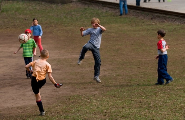 Детство без гаджетов: рассказываем о забытых играх советских дворов