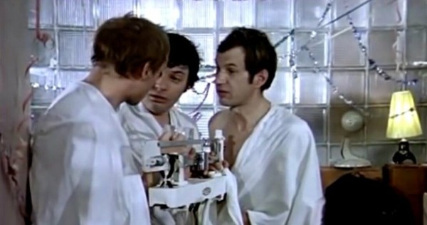 Почему в СССР были популярны стены из стеклоблоков