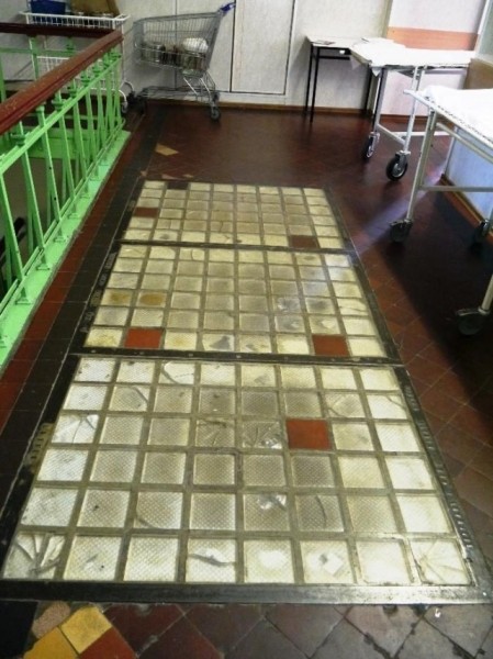 Почему в СССР были популярны стены из стеклоблоков